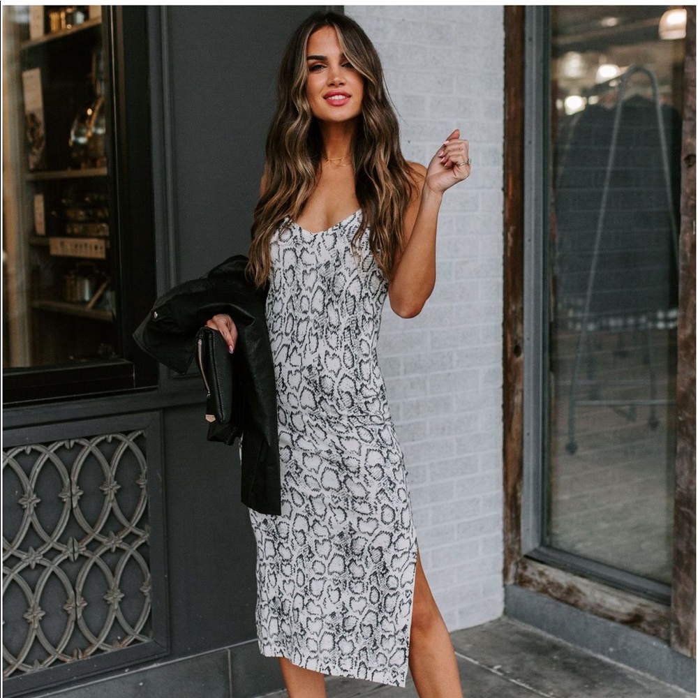 Vici Black and White Snake Print Midi Dress🩵